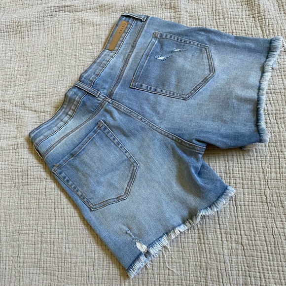 Cello light wash distressed frayed denim shorts sz M - Picture 6 of 10